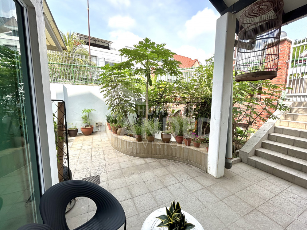 Listing Cover Image